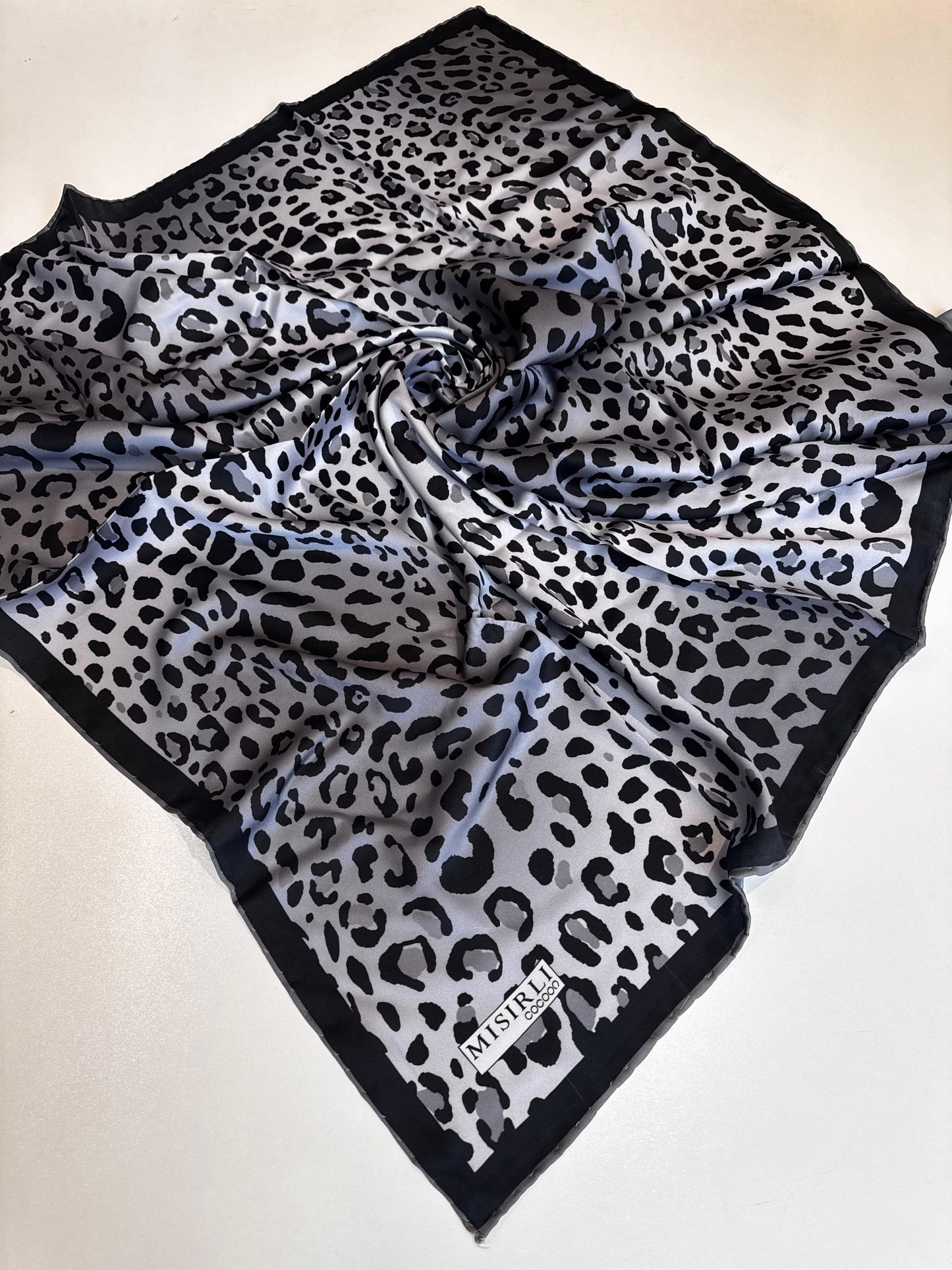 Mısırlı Leopar Desen Kristal Eşarp