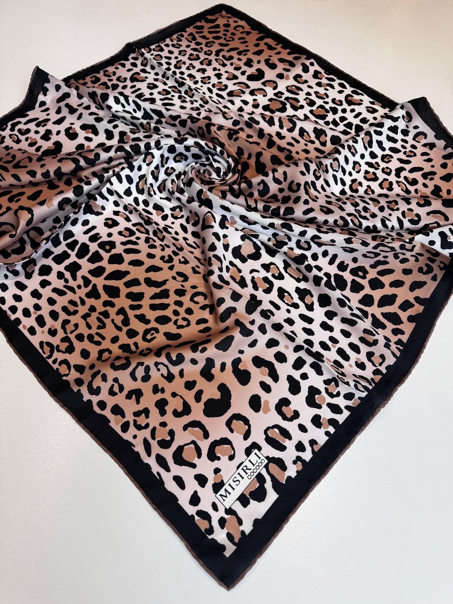 Mısırlı Leopar Desen Kristal Eşarp