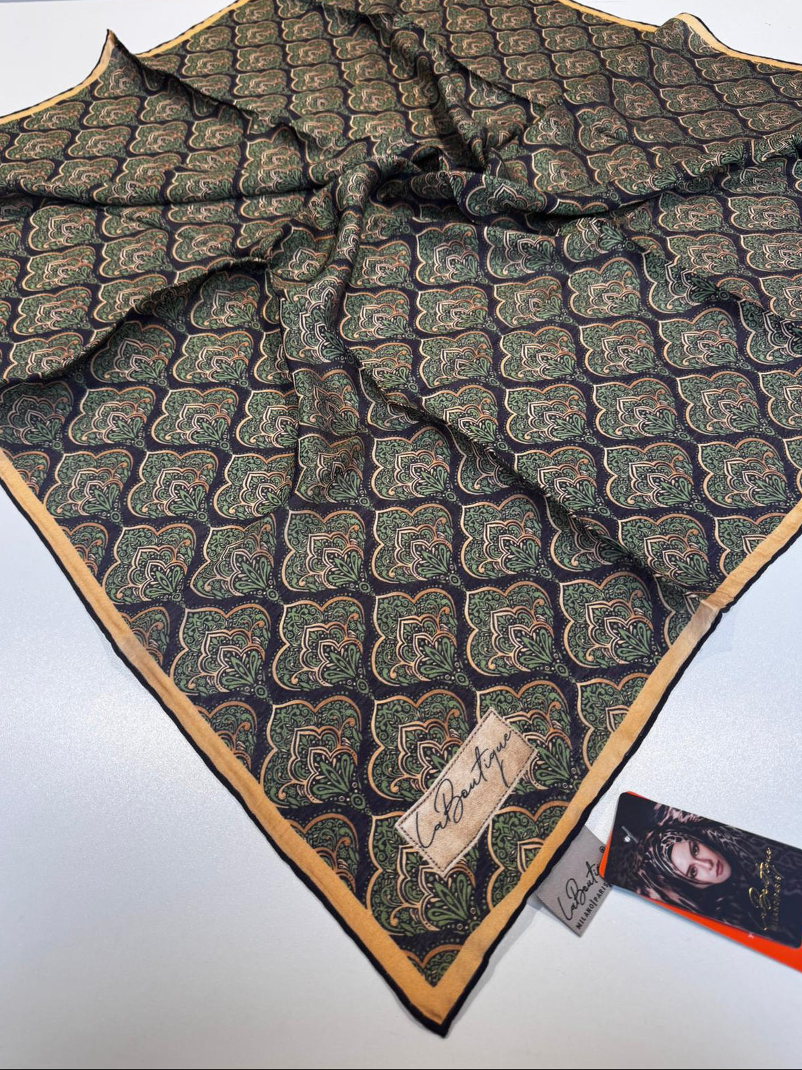 La Boutique Milano/Paris Eşarp