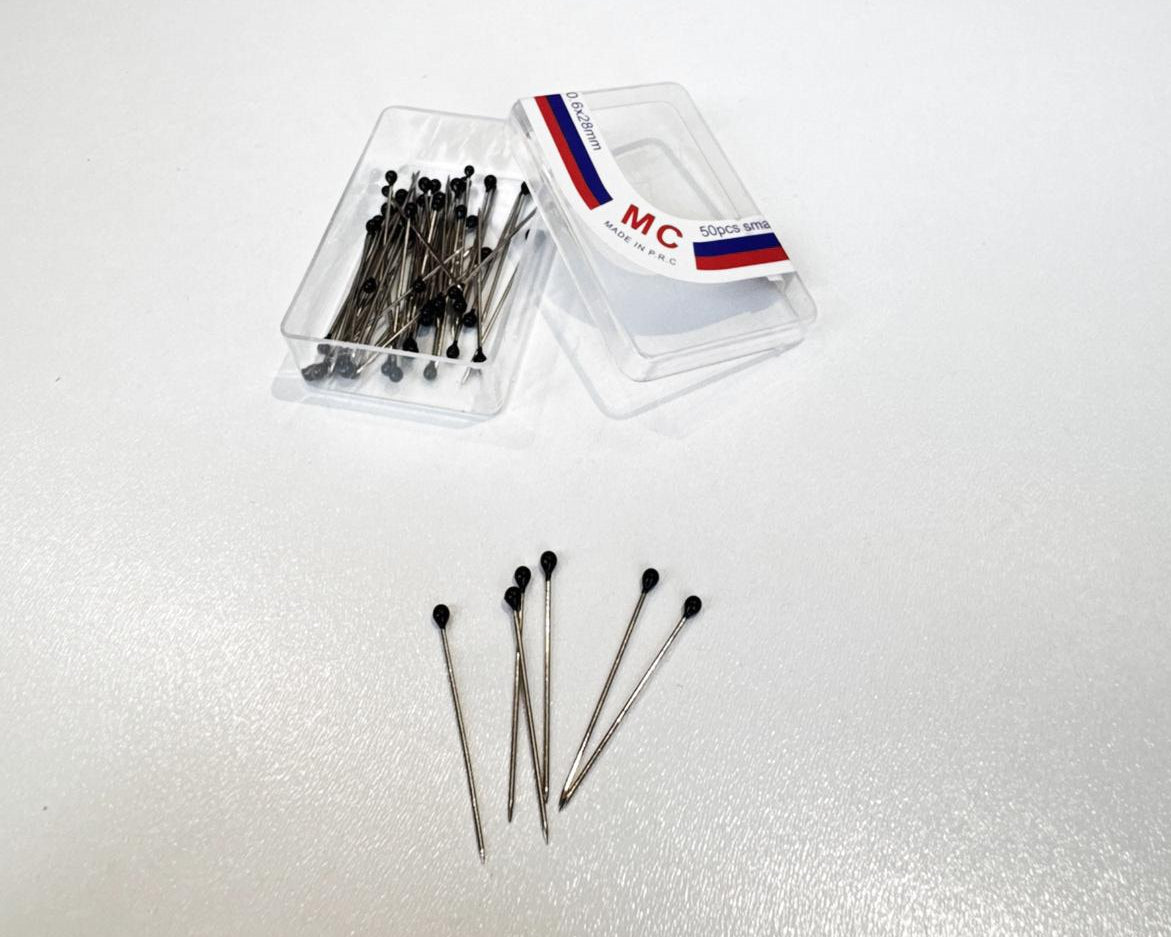 Siyah plastik başlı toplu iğne